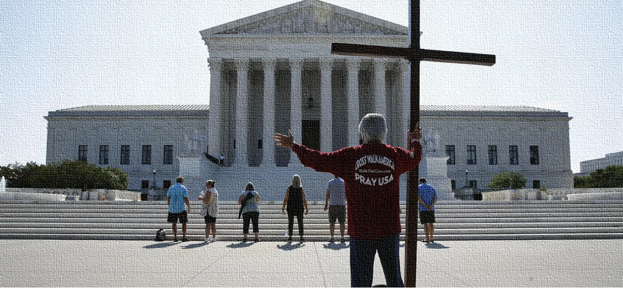 pray corss before Supreme Court2.png